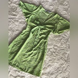 Beautiful floral light green Zara dress, tie front or back, side zip-up